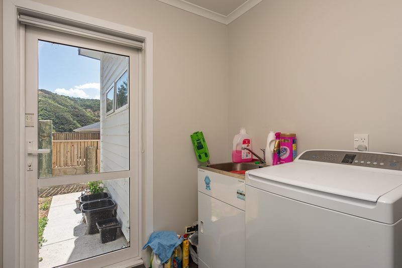 22 Rarangi Way, Owhiro Bay, Wellington - Carousel 13