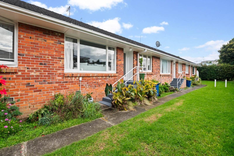 2/9 Dominion Street, Takapuna, Auckland - Carousel 1