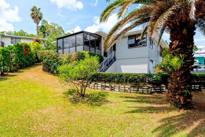 1/80 Bond Crescent, Forrest Hill, Auckland - Carousel 1