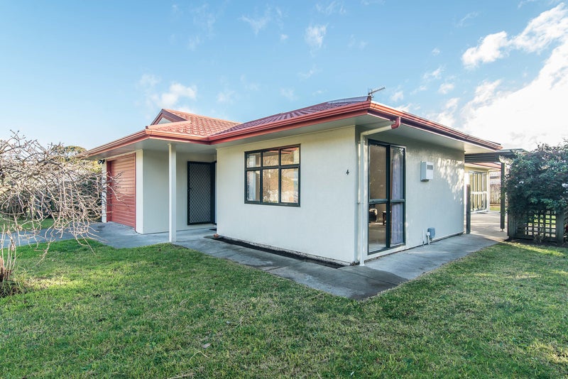 4 Lorien Court, Raumati Beach, Paraparaumu - Carousel 2