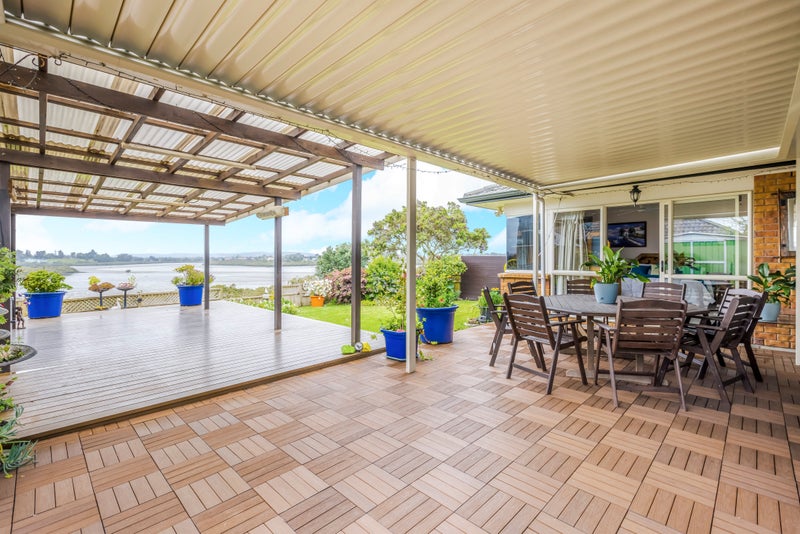 81 Waimahia Avenue, Weymouth, Auckland - Carousel 1