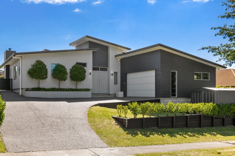 47 Inverness Drive, Pyes Pa, Tauranga - Carousel 2