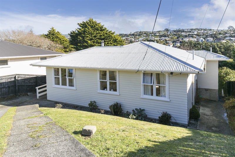 21 Lynda Avenue, Paparangi, Wellington - Carousel 1
