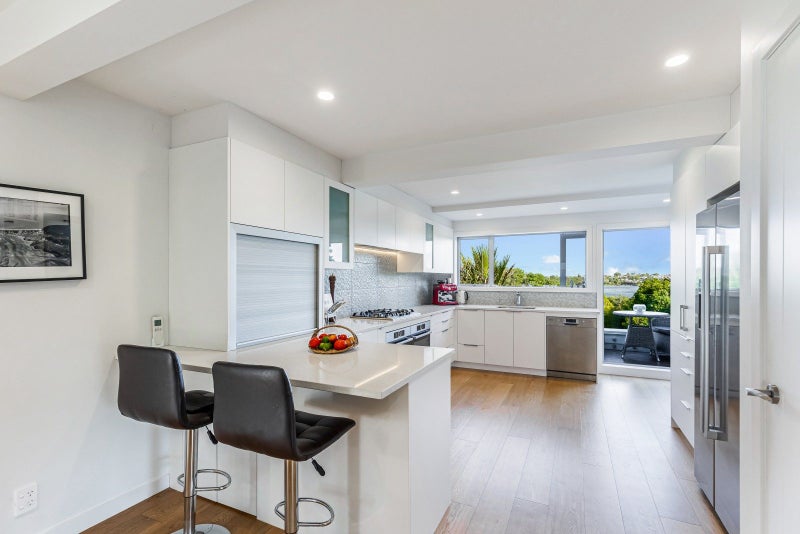 18A Sylvan Park Avenue, Milford, Auckland - Carousel 2