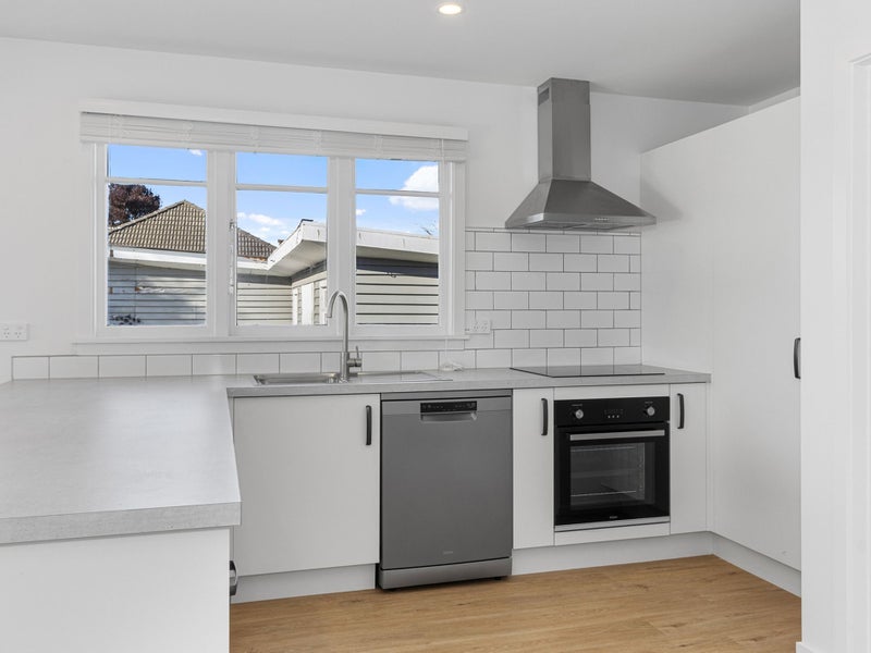 8 Jameson Avenue, St Albans, Christchurch - Carousel 2