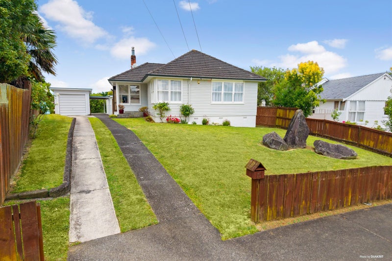 10 Weybridge Crescent, Glen Innes, Auckland - Carousel 1