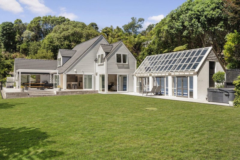 7 Mathieson Avenue, Khandallah, Wellington - Carousel 1