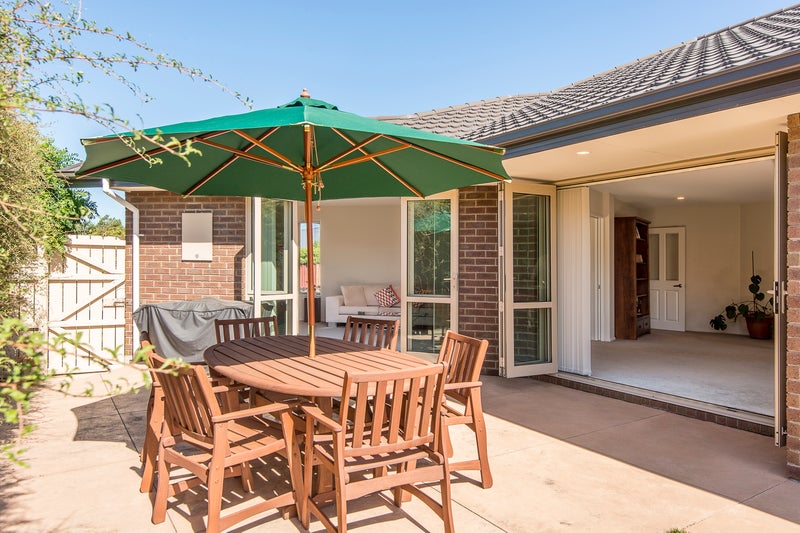 5 Cassinia Gardens, Aidanfield, Christchurch - Carousel 2