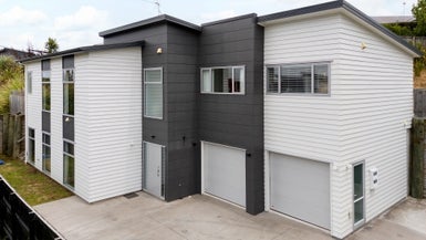 45 Ridgedale Crescent, Flagstaff, Hamilton - Carousel 1