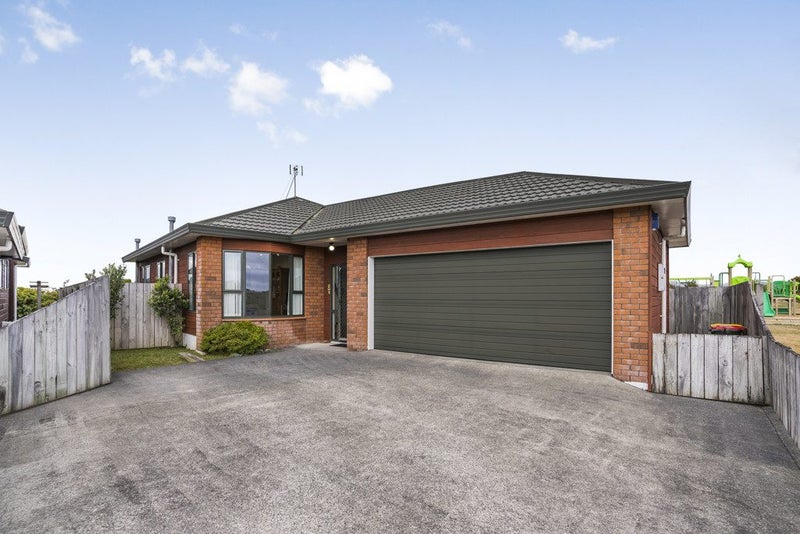 3/7 Banksia Grove, Maungaraki, Lower Hutt - Carousel 1