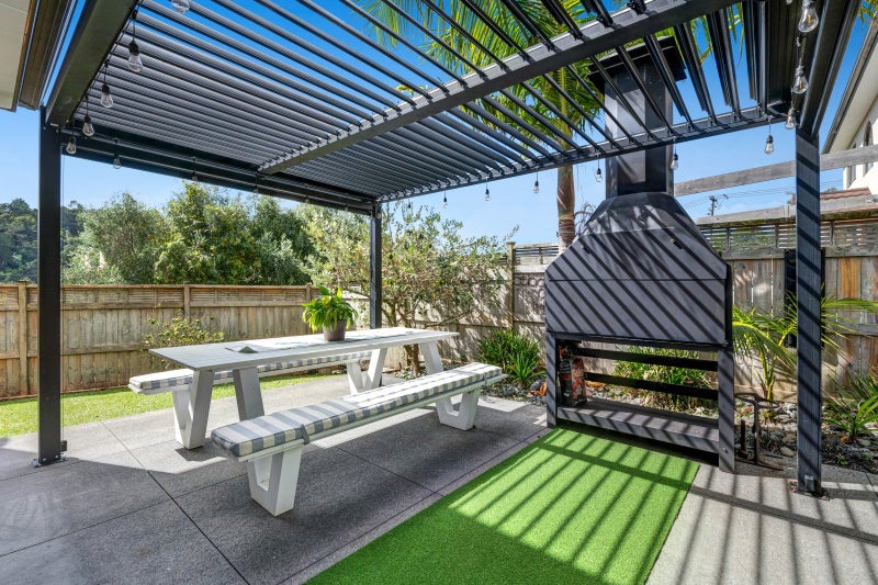 2/18 Gordon Avenue, St Albans, Christchurch - Carousel 1