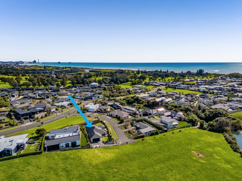 4 Vardon Way, Waiwhakaiho, New Plymouth - Carousel 2