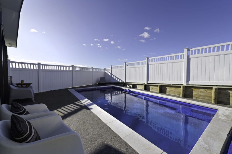 8 Dulverton Rise, Flagstaff, Hamilton - Carousel 1