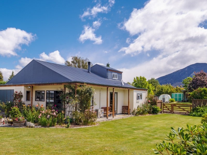 163 Capell Avenue, Wanaka - Carousel 1