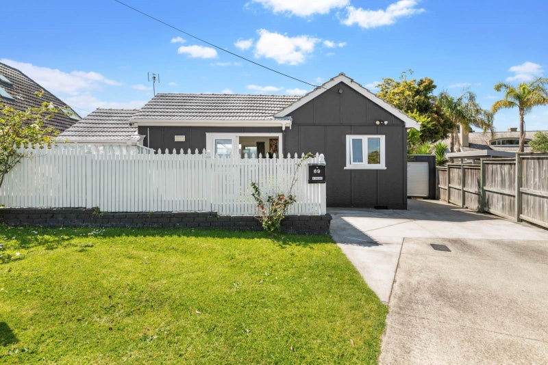 1/69 Sylvan Avenue, Northcote, Auckland - Carousel 1