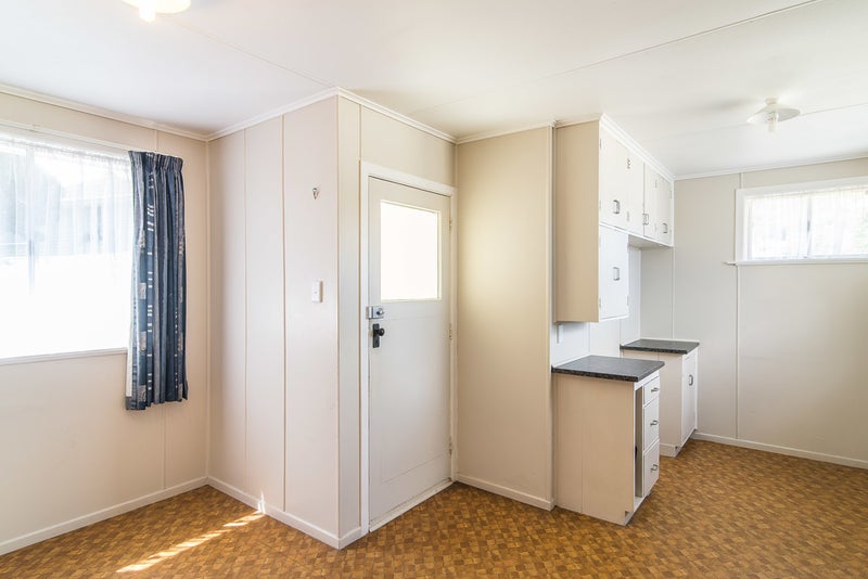 313 Warspite Avenue, Waitangirua, Porirua - Carousel 14