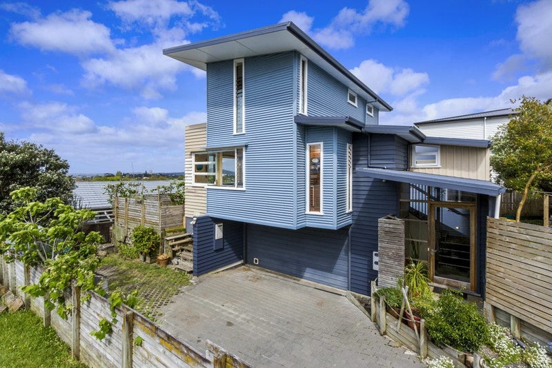 39B Forrest Hill Road, Milford, Auckland - Carousel 1