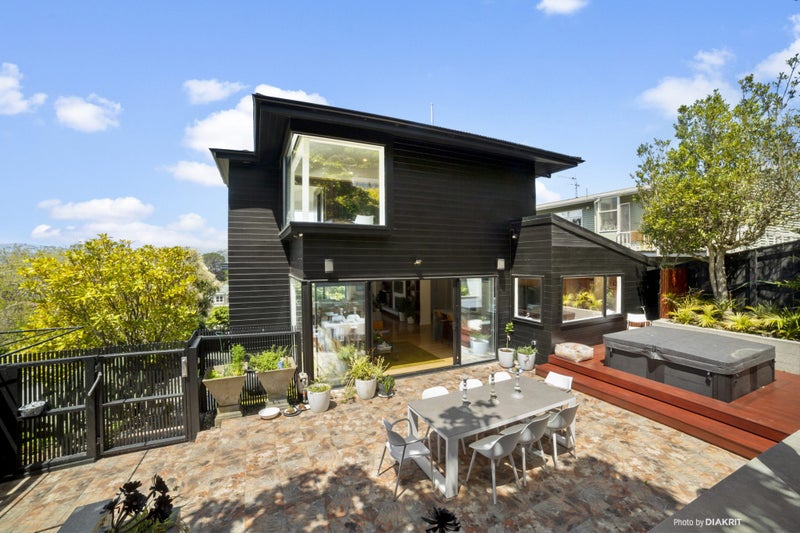 32 Upton Terrace, Thorndon, Wellington - Carousel 1