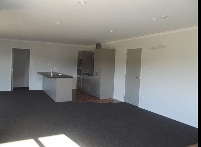 18 Diamond Grove, Brown Owl, Upper Hutt - Carousel 2
