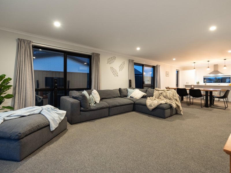 16 Waghorn Street, Pyes Pa, Tauranga - Carousel 2