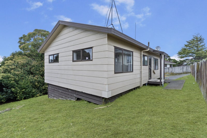 26 Southview Place, Wattle Downs, Auckland - Carousel 2