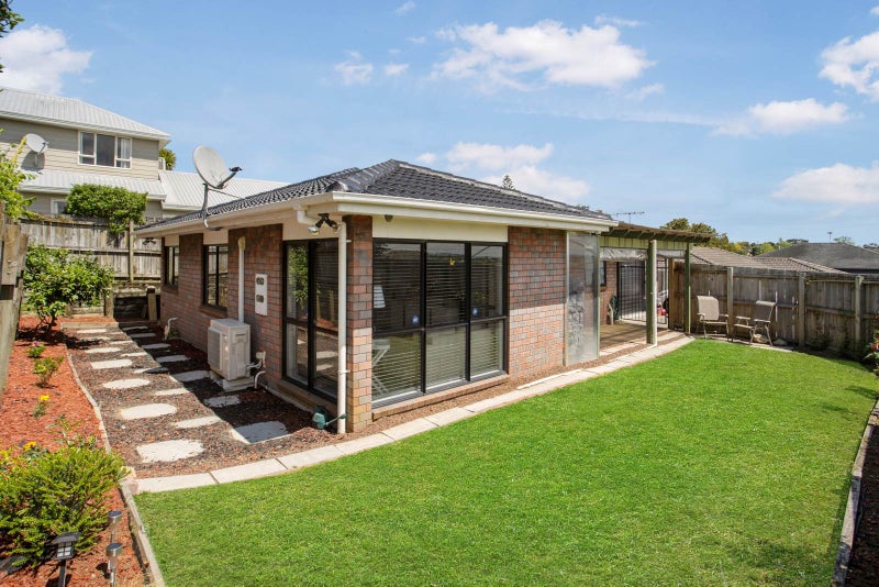 231B Richardson Road, New Windsor, Auckland - Carousel 1