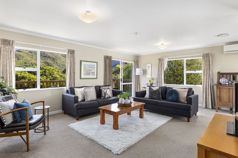 22 John Witton Drive, Crofton Downs, Wellington - Carousel 2