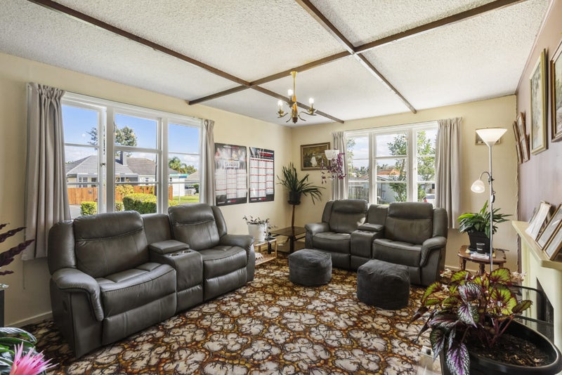 13 Philomel Crescent, Bayswater, Auckland - Carousel 2