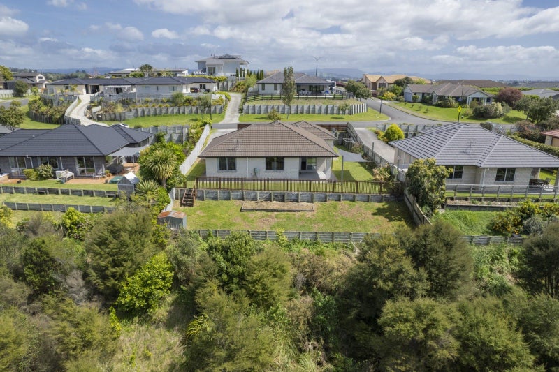 54 Utopia Park Heights, Welcome Bay, Tauranga - Carousel 2