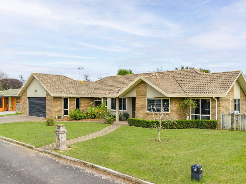 18 Halcione Close, Flagstaff, Hamilton - Carousel 2