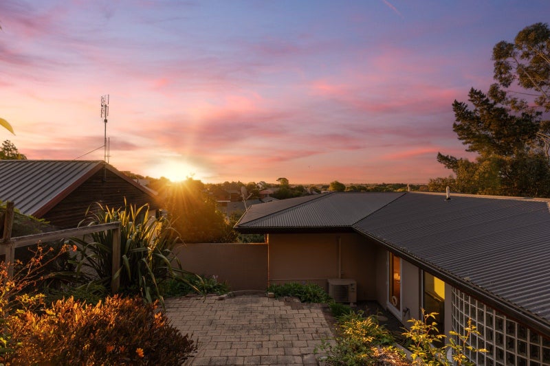 9 Pembridge Lane, Westmorland, Christchurch - Carousel 2