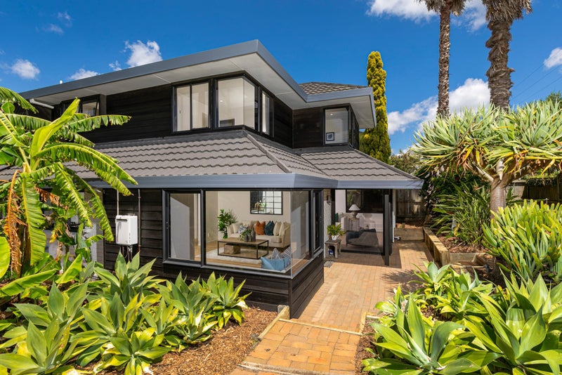 12 County Road, Torbay, Auckland - Carousel 1