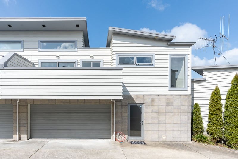 18C Kelvin Place, Hamilton East, Hamilton - Carousel 2