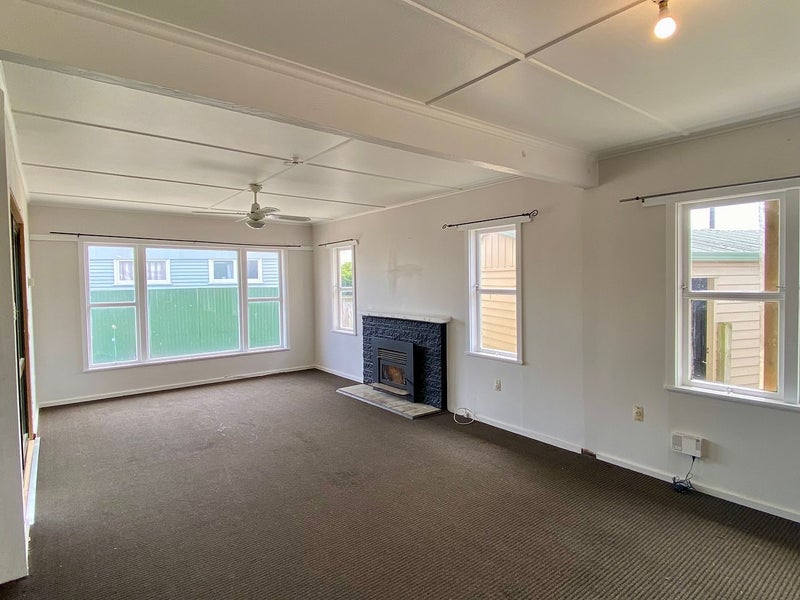 9 Percy Bear Terrace, Onekawa, Napier - Carousel 2