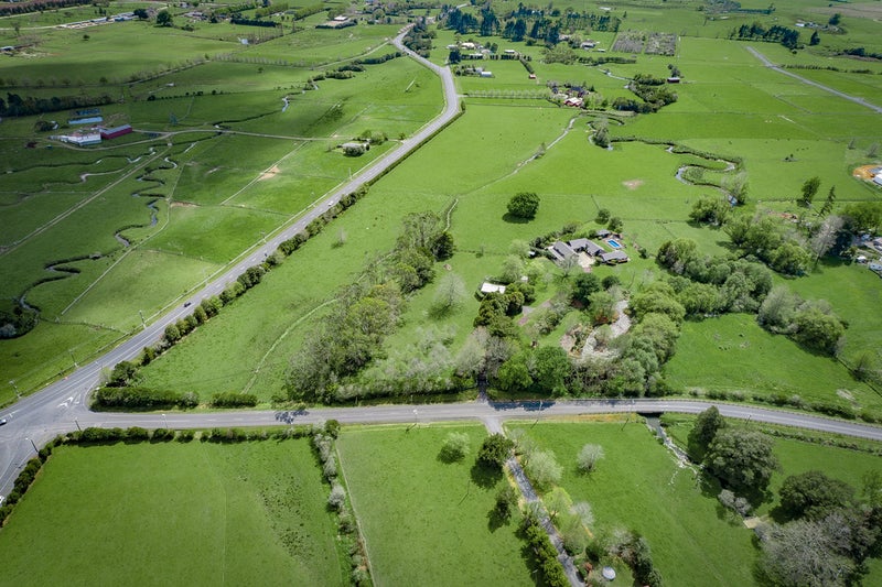 2 Tourist Road, Papakura - Carousel 25
