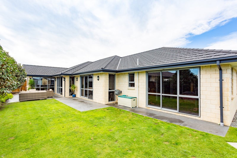 34 Mariposa Crescent, Aidanfield, Christchurch - Carousel 2