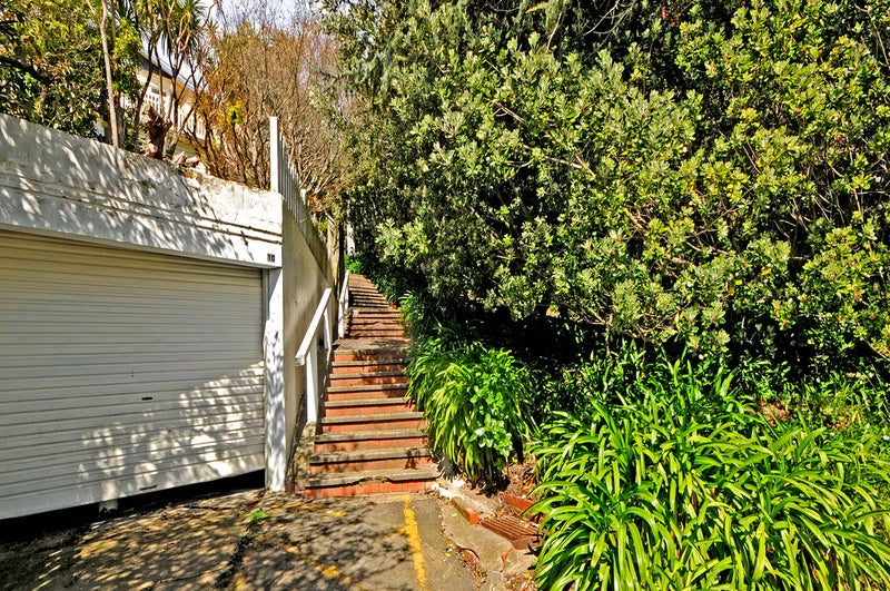 10 Awa Road, Miramar, Wellington - Carousel 26