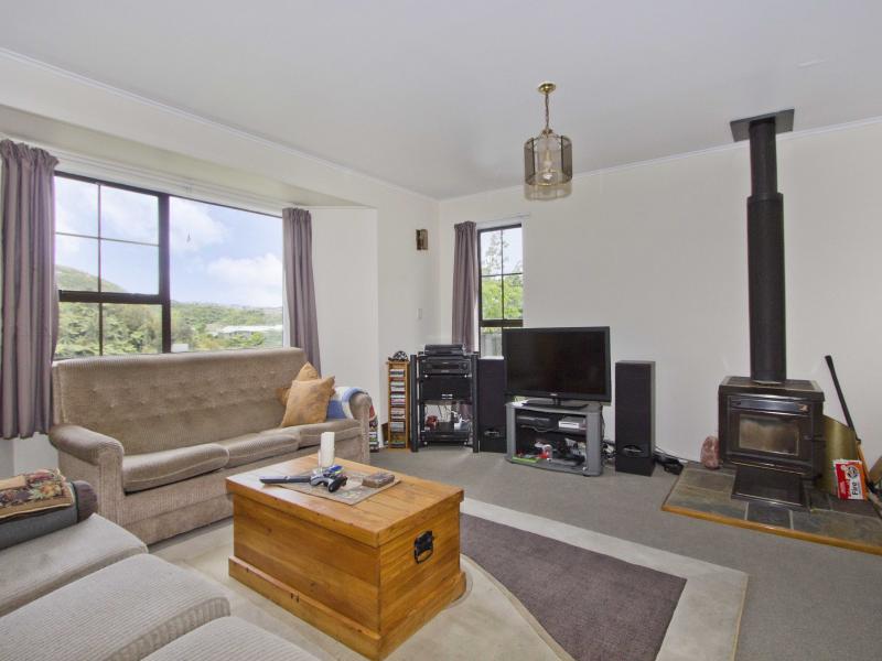 143 Tirohanga Road, Tirohanga, Lower Hutt - Carousel 2