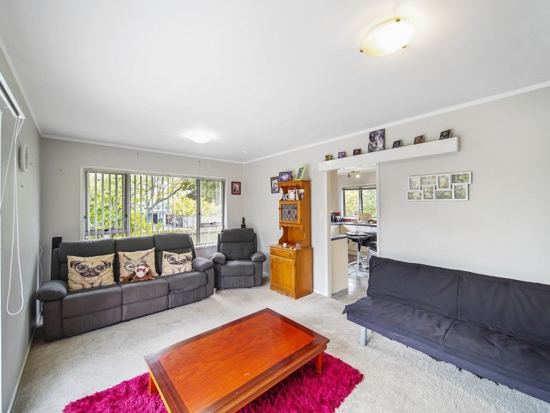 1/123 Gossamer Drive, Pakuranga Heights, Auckland - Carousel 1