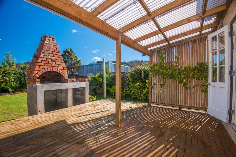 7 Gillespie Street, Taita, Lower Hutt - Carousel 1
