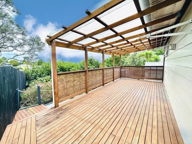 7 John Shaw Drive, Saint Johns, Auckland - Carousel 2