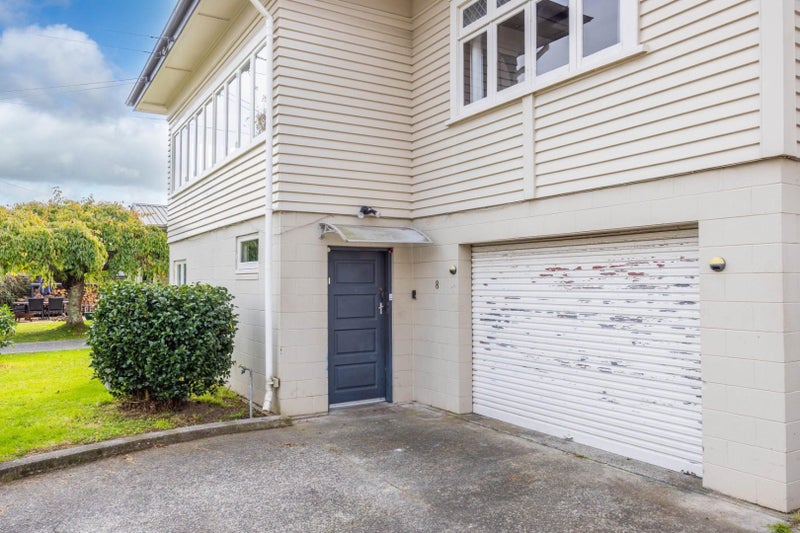 8 Bell Street, Hamilton East, Hamilton - Carousel 2