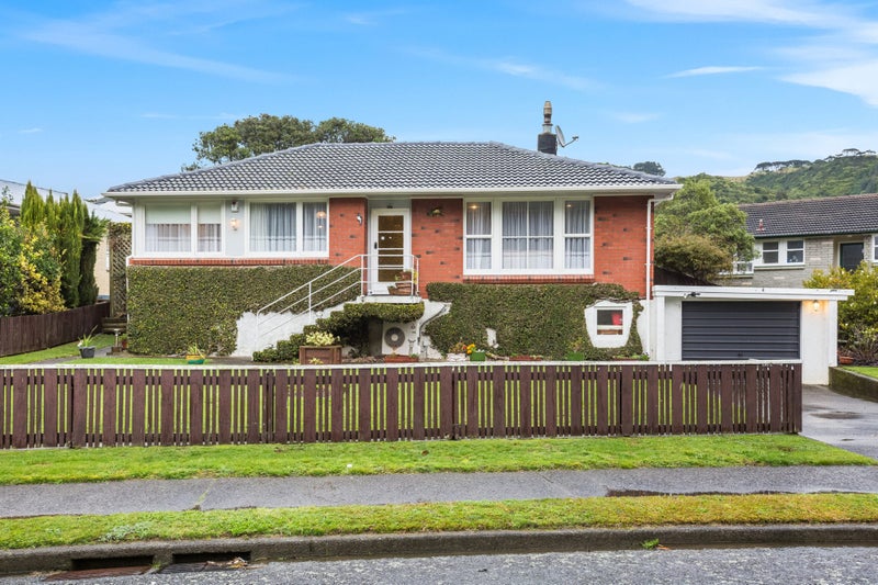87 Rangituhi Crescent, Takapuwahia, Porirua - Carousel 1
