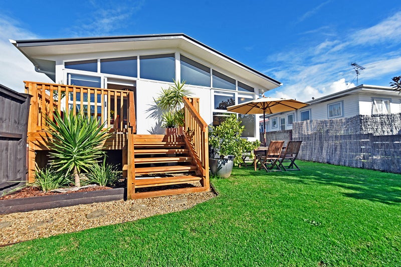 1/49 Larne Avenue, Pakuranga Heights, Auckland - Carousel 1