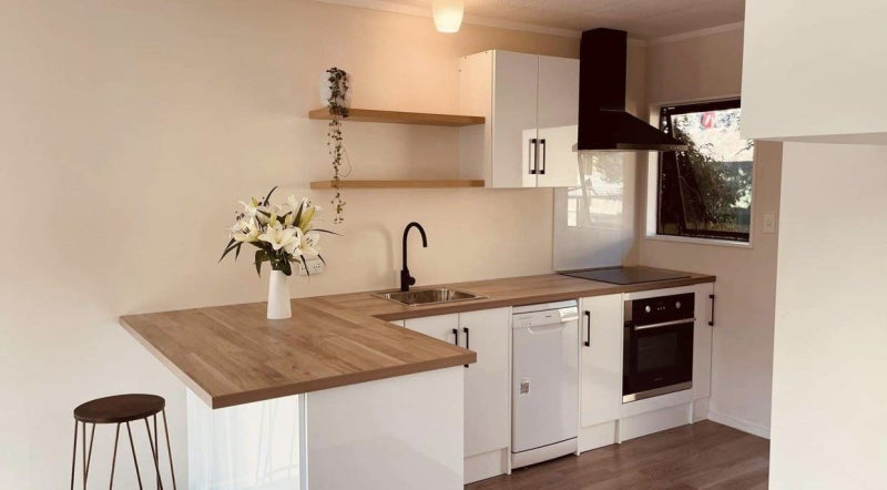 2/90 Toi Toi Street, Toi Toi, Nelson - Carousel 2