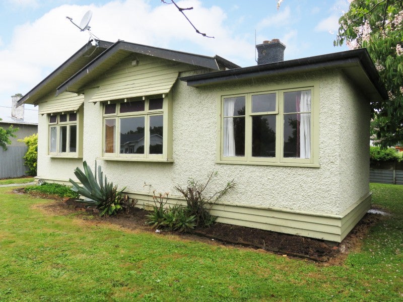 4 Chelwood Street, Takaro, Palmerston North - Carousel 1