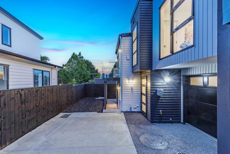 40D Arran Road, Browns Bay, Auckland - Carousel 2