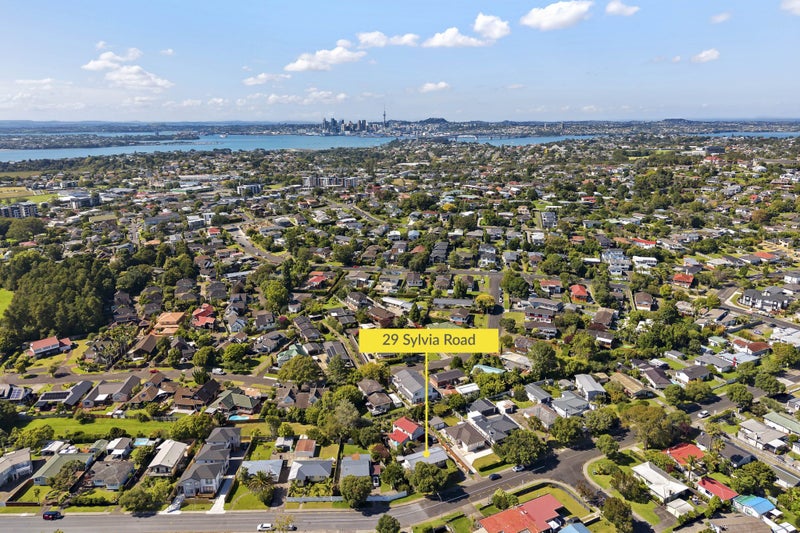 29 Sylvia Road, Hillcrest, Auckland - Carousel 14