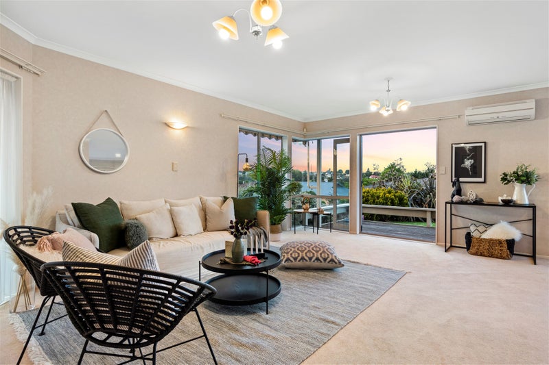 20 Meadowviews Drive, Welcome Bay, Tauranga - Carousel 1