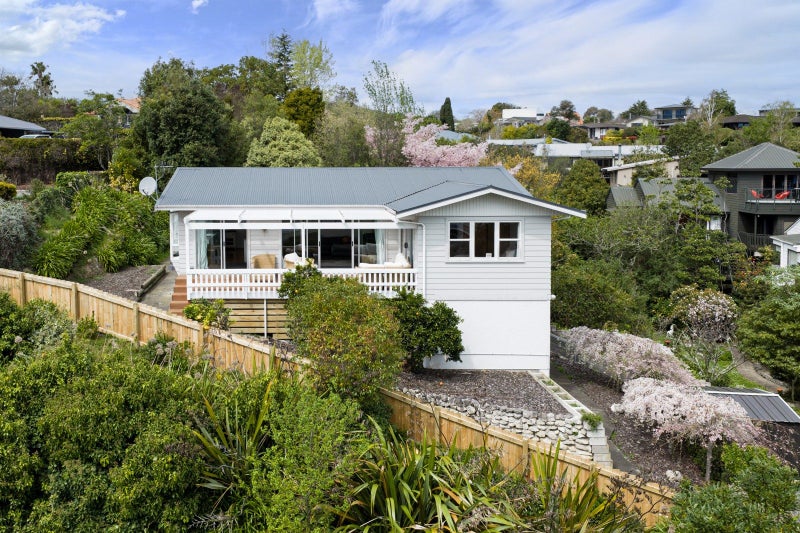 11 Busby Hill, Havelock North, Hastings - Carousel 2